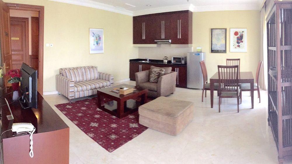 Roosseno Plaza Serviced Apartment Jakarta Buitenkant foto